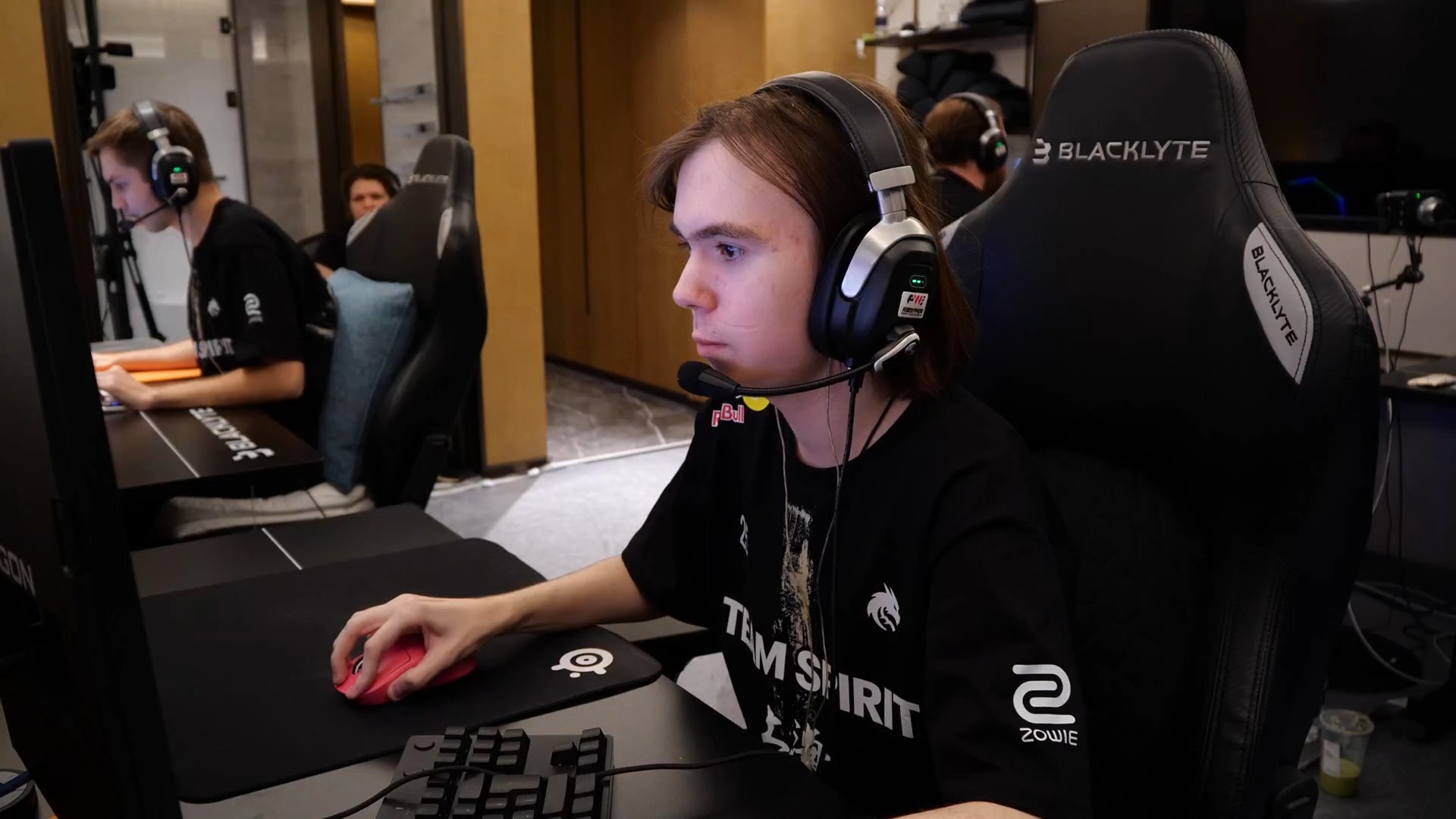 允许放一争 允许放一争